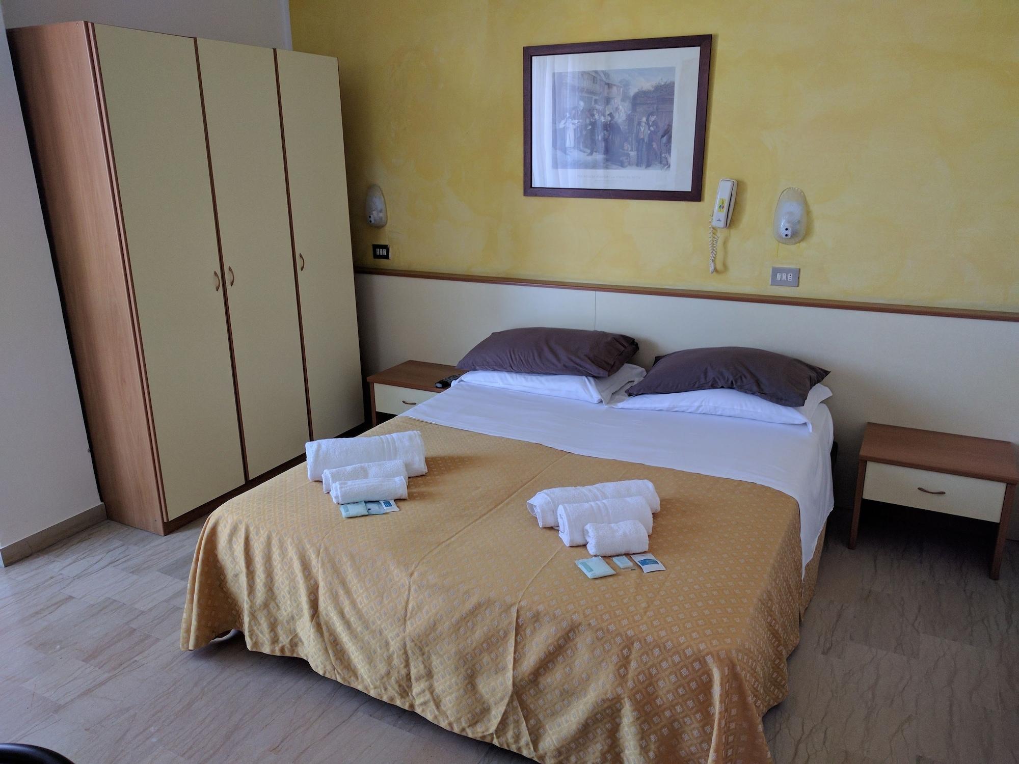 Hotel Arabesco Rimini Extérieur photo